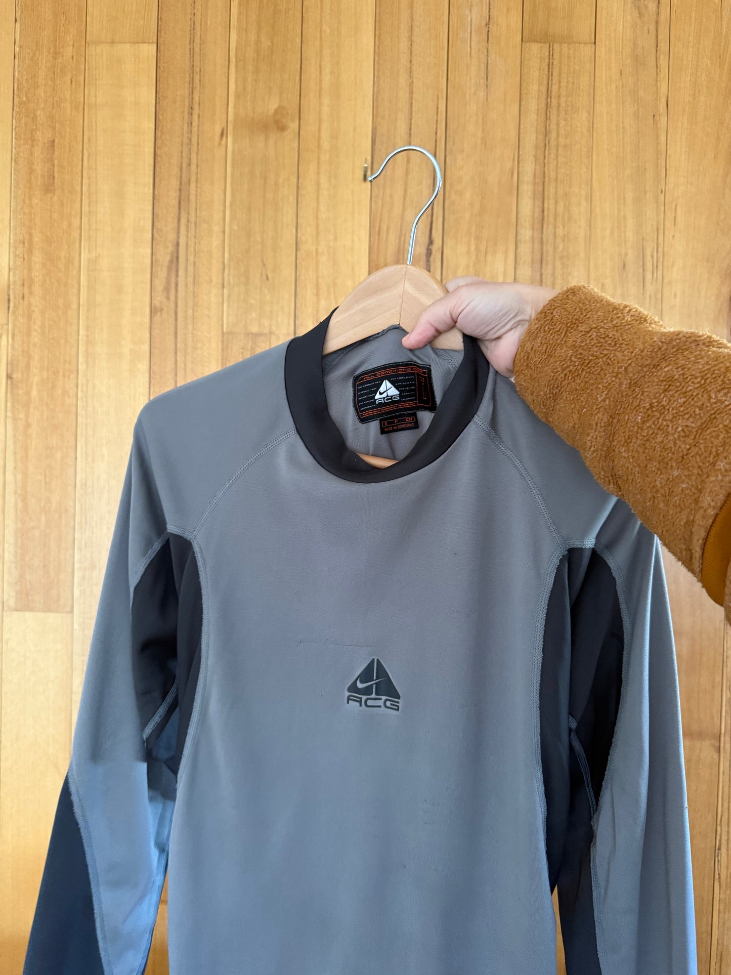 Nike ACG Long Sleeve Base Layer
