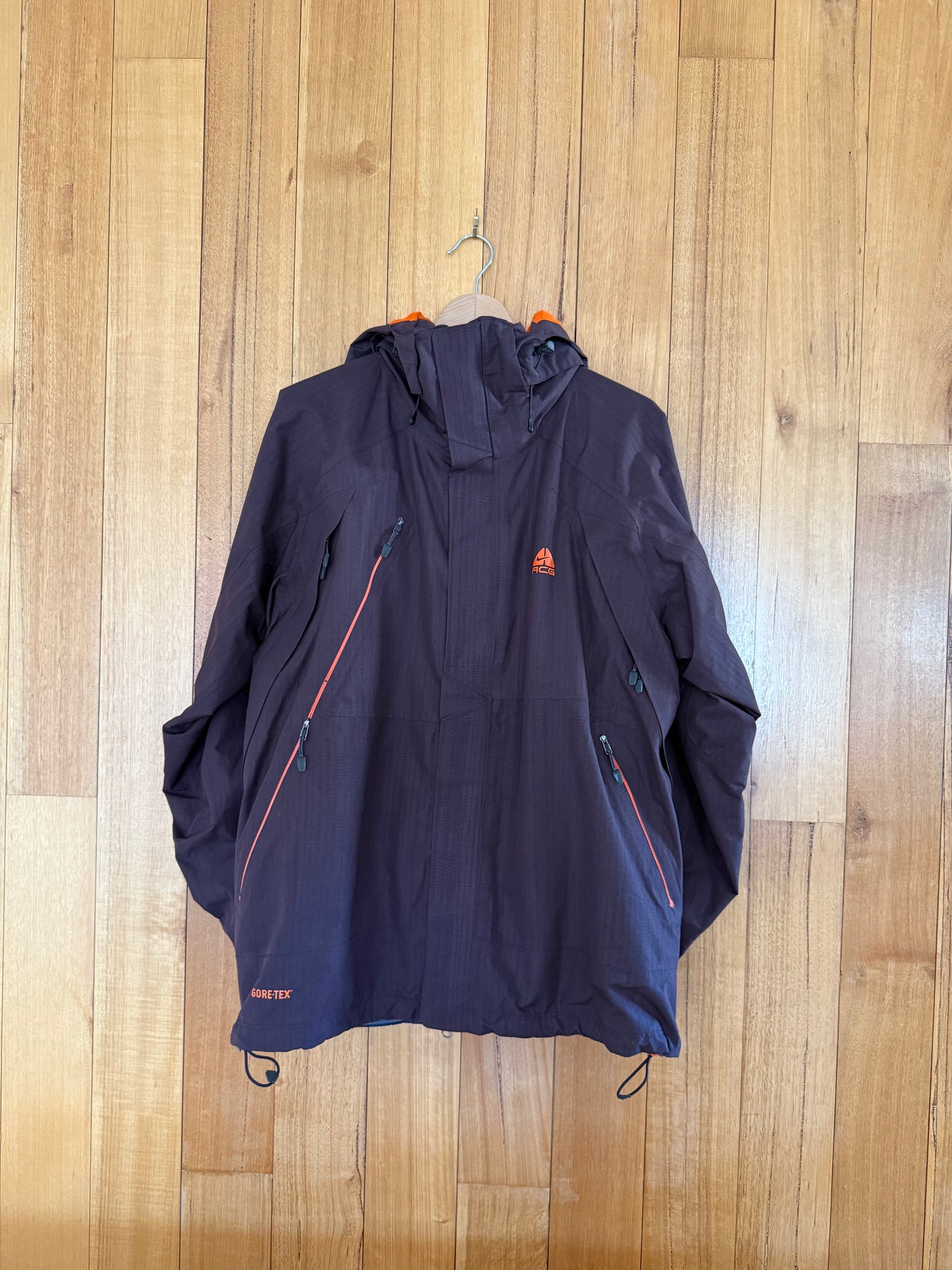 NIKE ACG GORE-TEX Ski Jacket - Brown