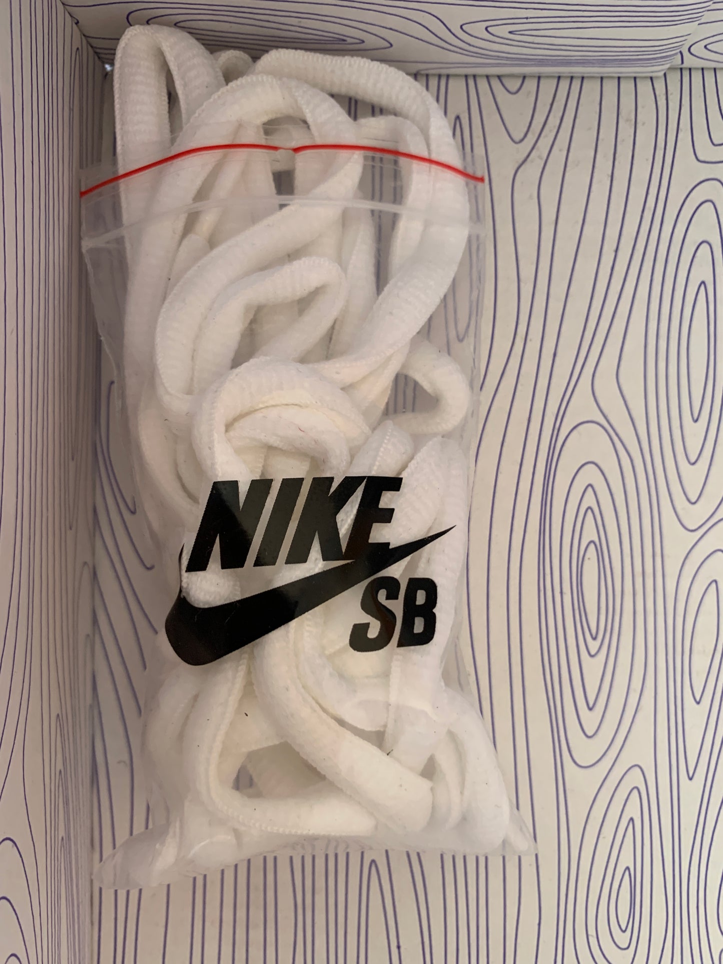 NikeSB Zoom Tre White/Deep Orange Team Red