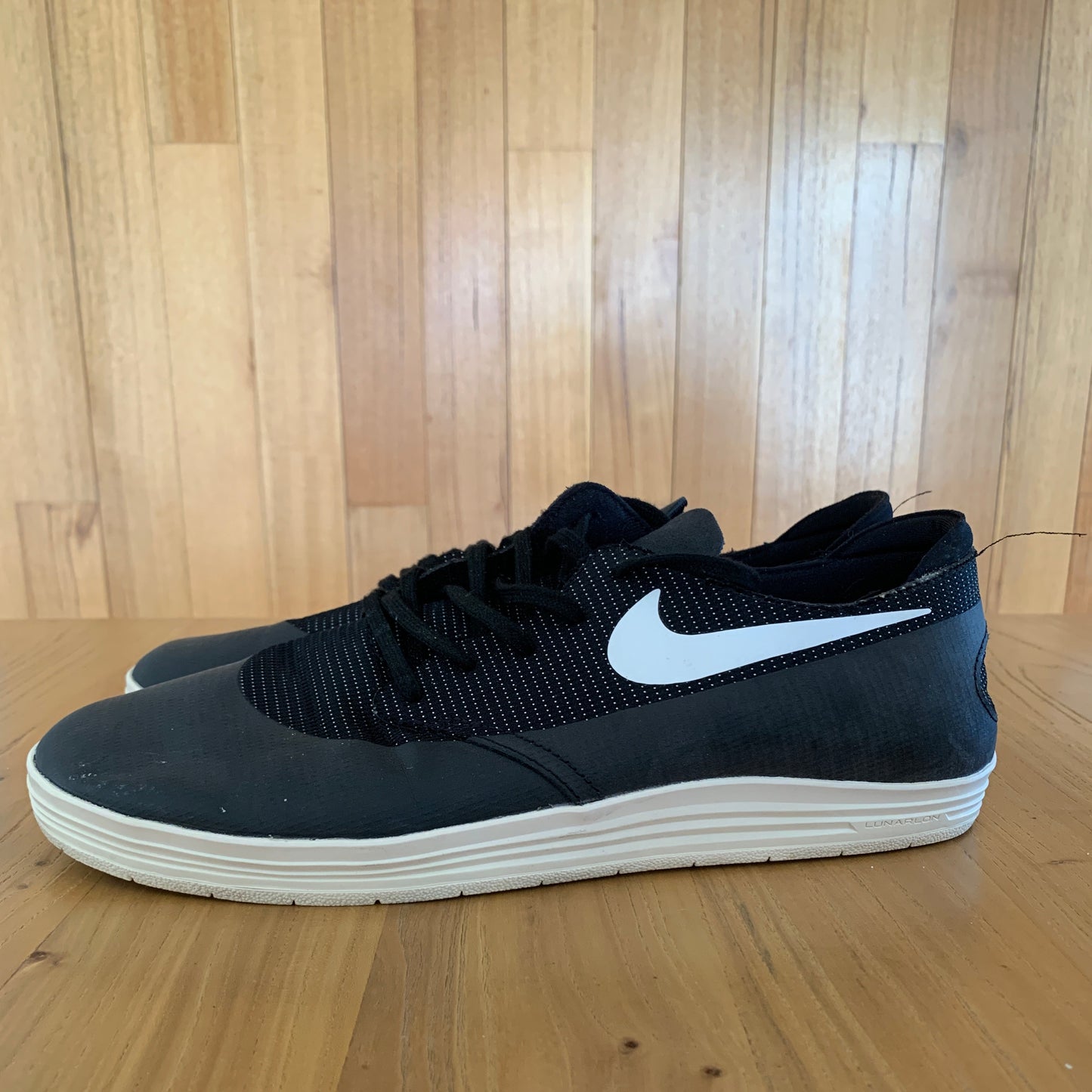 2014 NikeSB One Shot Skate Shoe Black/White