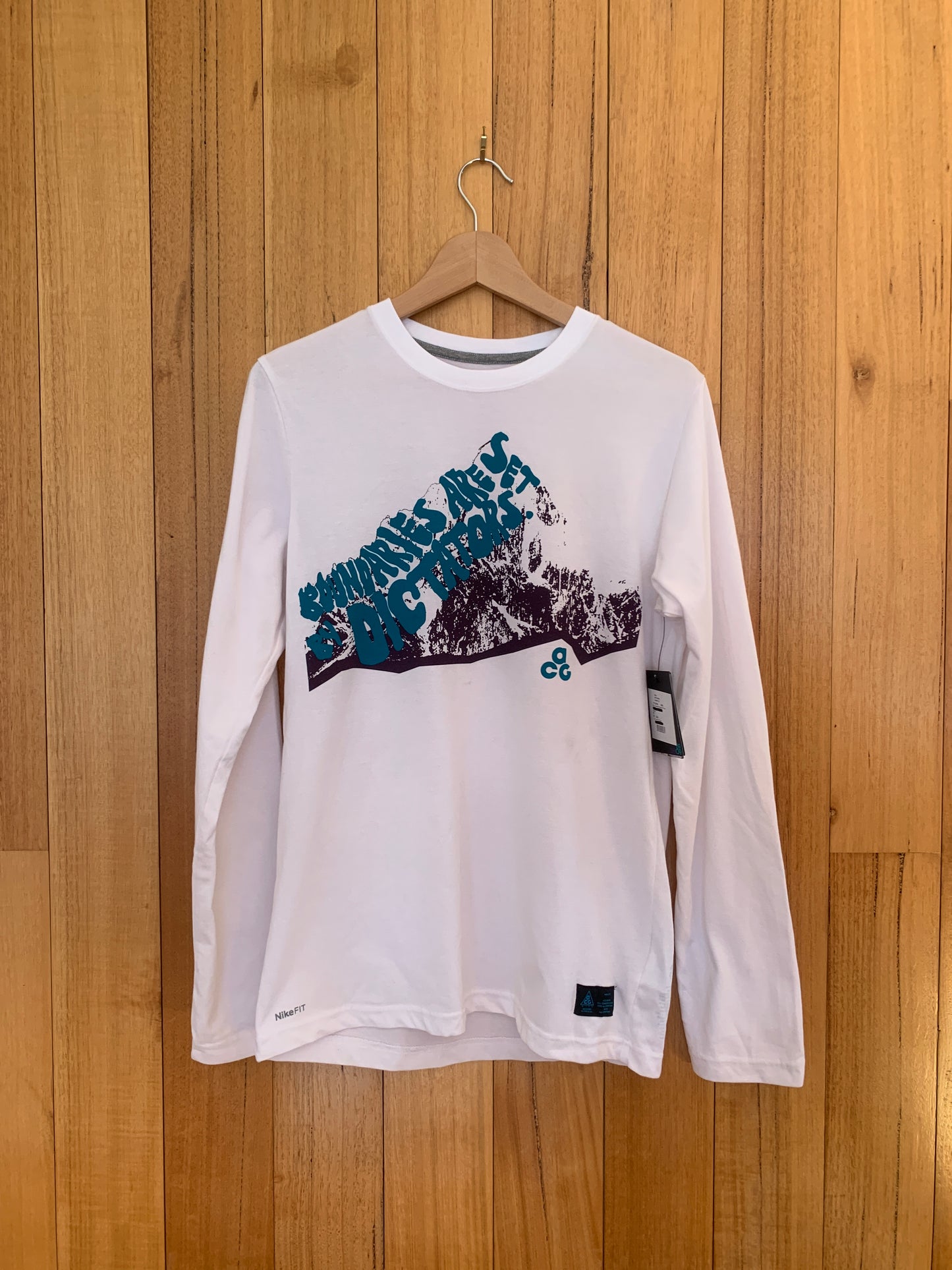 Nike ACG Boundaries are Set by Dictators Long Sleeve T-Shirt - White