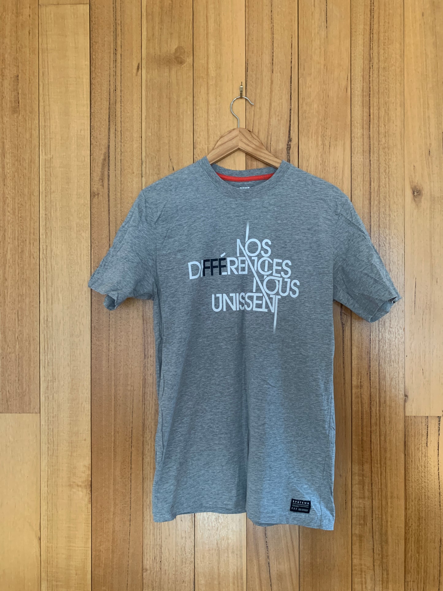 Nike Sportswear 'L nos Differences nous unissent' F.F.F. T-Shirt