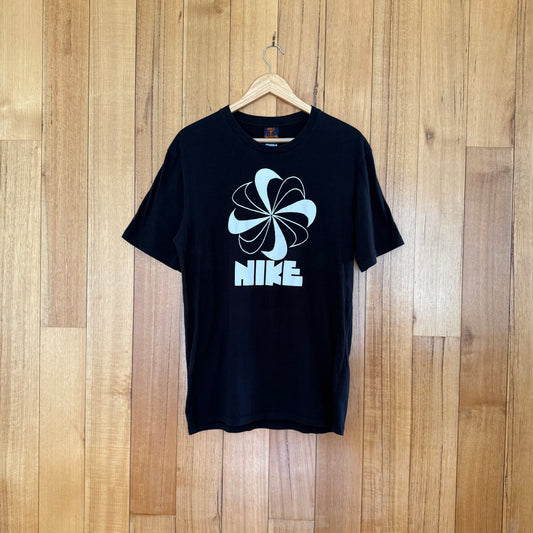 Nike Pinwheel Logo T-Shirt - Black