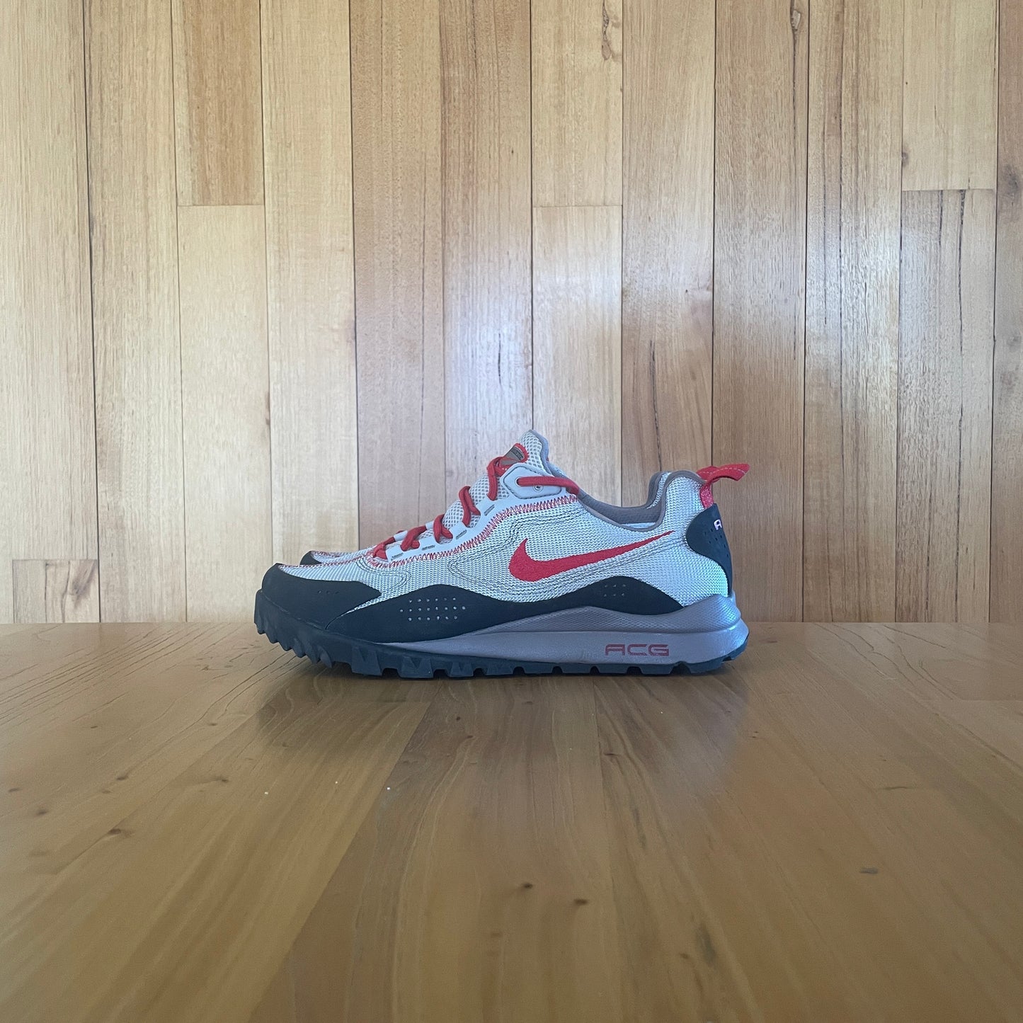 2006 Nike ACG Wildedge 'Silver/Red/Black'