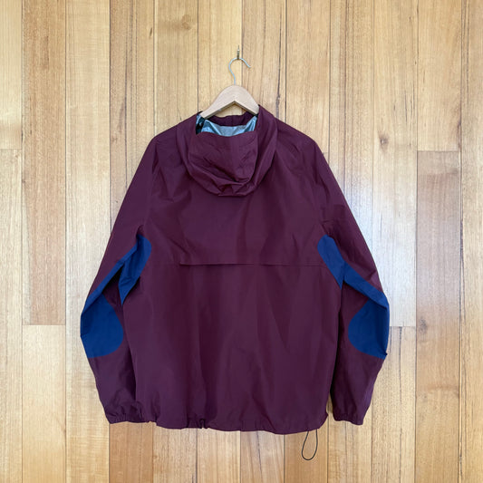 Nike Trail Cosmic Peaks Gore-Tex Infinium Running Jacket in maroon and navy showing back design