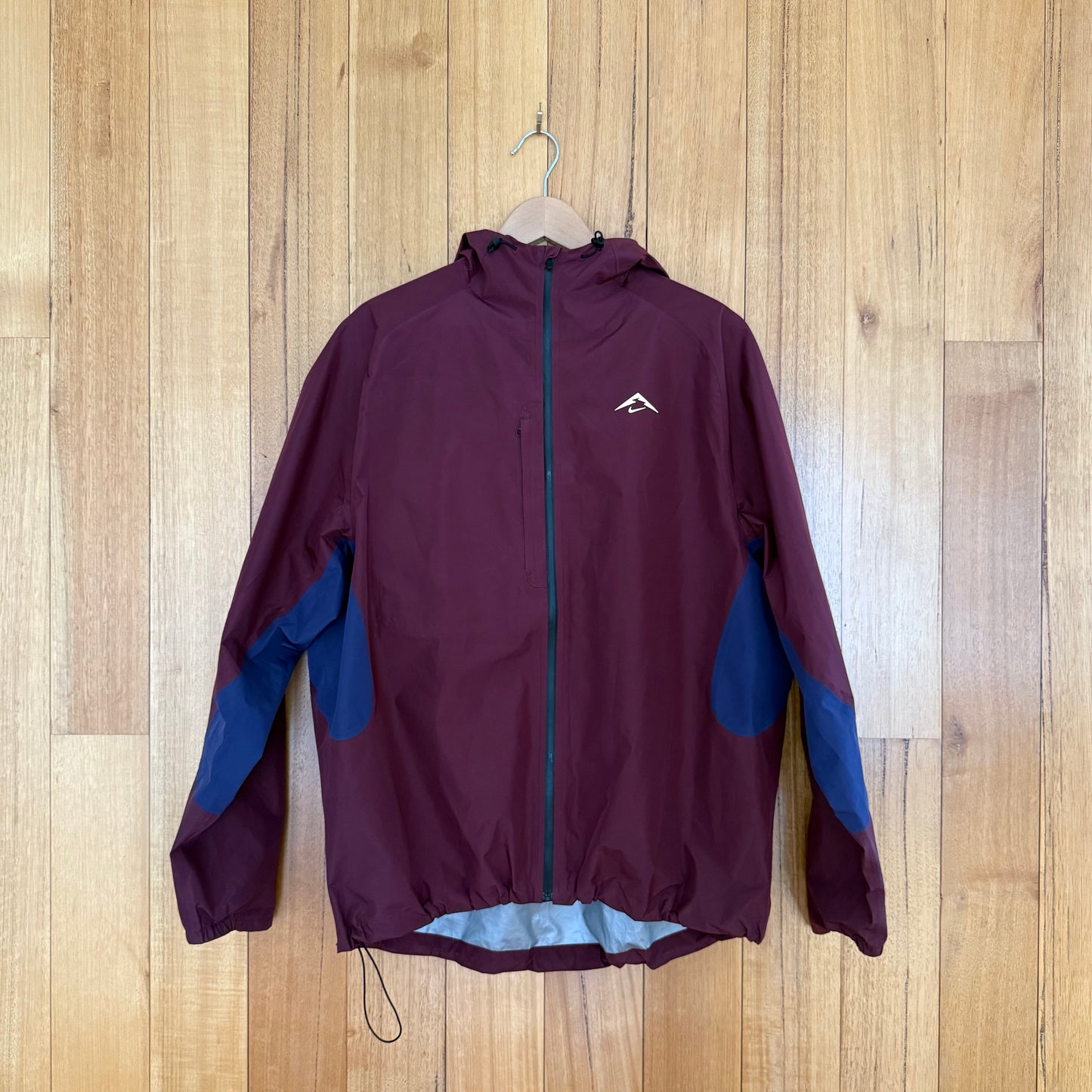 Nike Trail Cosmic Peaks Gore-Tex Infinium Running Jacket in maroon and navy - front view