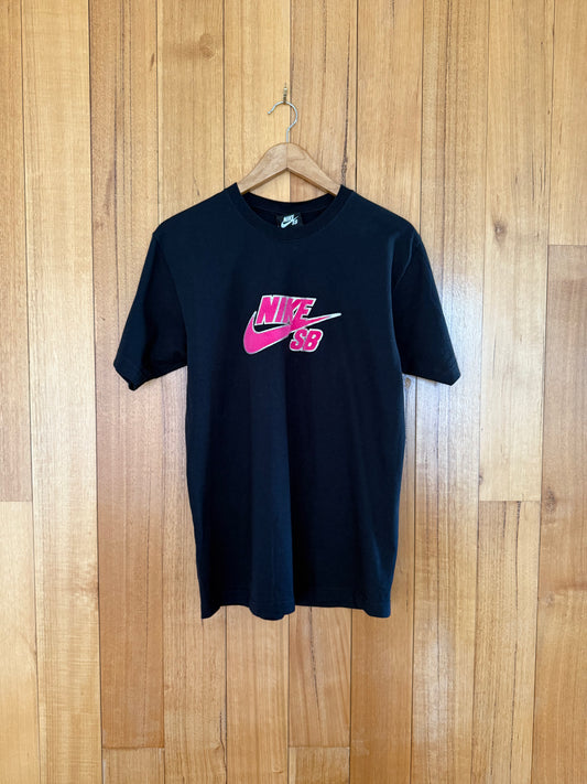 NikeSB Pink Felt Logo T-Shirt