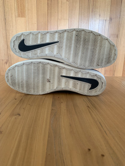 NikeSB One Shot Skate Shoe Black/White