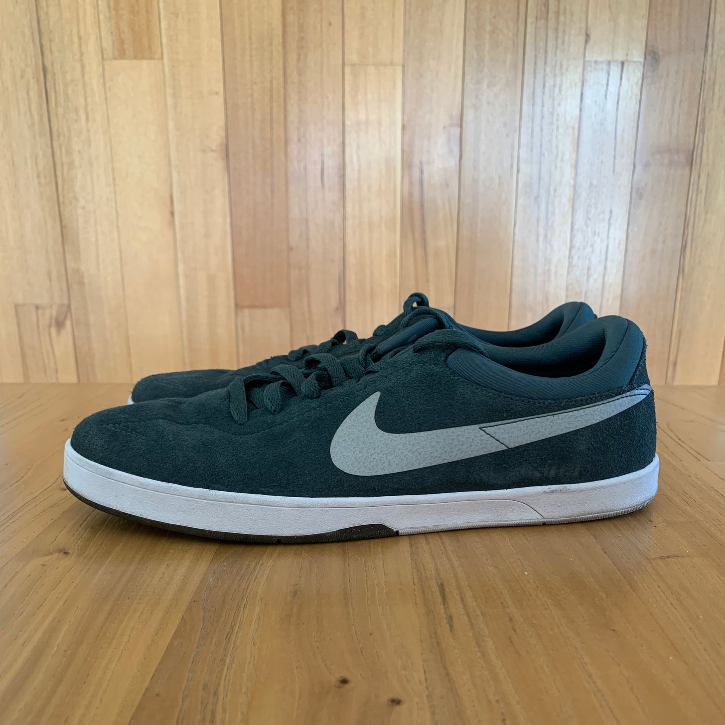 2011 NikeSB Eric Koston 1 Vintage Green/Metallic Silver
