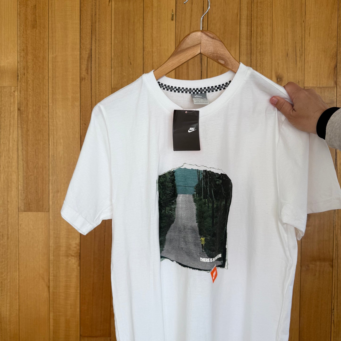 Nike Re-Issue' There is no finish line' graphic T-Shirt