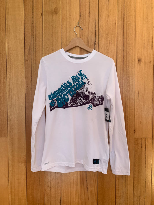 Nike ACG Boundaries are Set by Dictators Long Sleeve T-Shirt - White