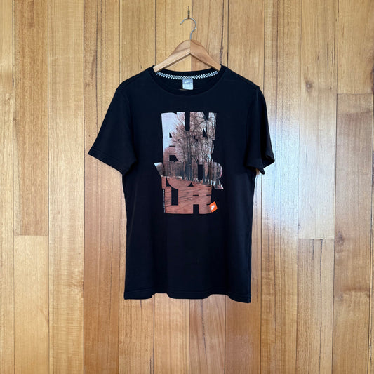 Nike Sportswear Re-Issue 'Run for your Life' Graphic T-Shirt