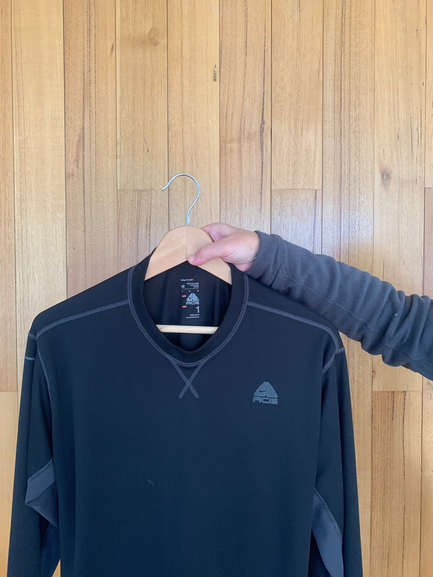 Nike ACG Long Sleeve Base Layer Long-Sleeve T-shirt