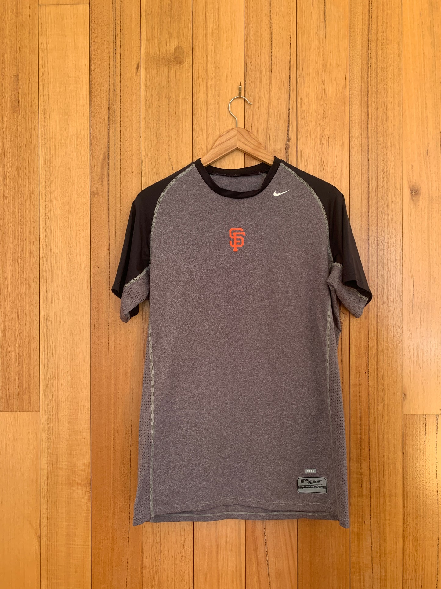 Nike MLB San Francisco Giants Nike FitDry T-Shirt