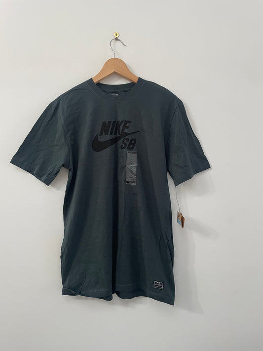 NikeSB Basic Brand T-Shirt