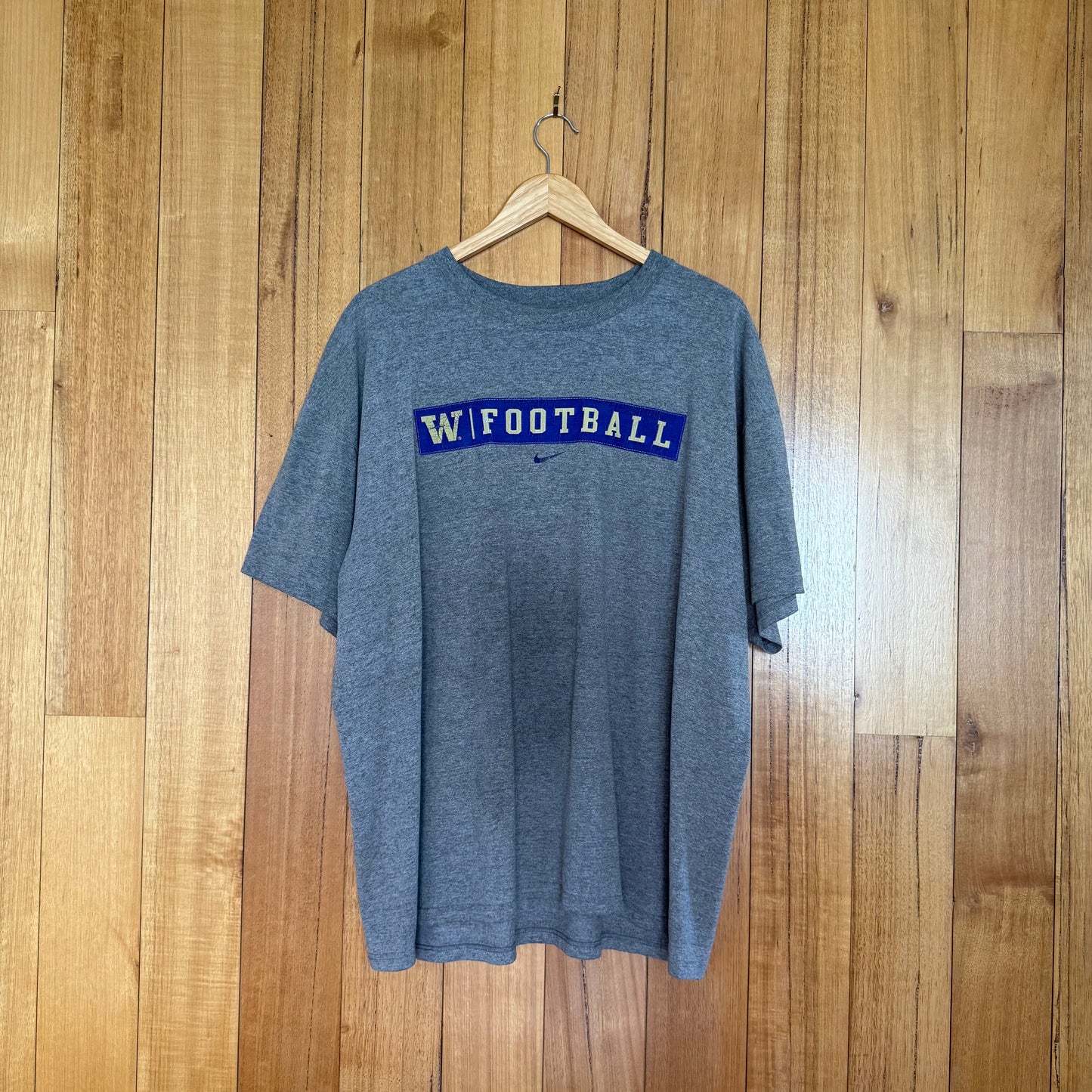 Nike Team University of Washington Huskies T-Shirt