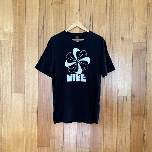 Nike Pinwheel Logo T-Shirt - Black