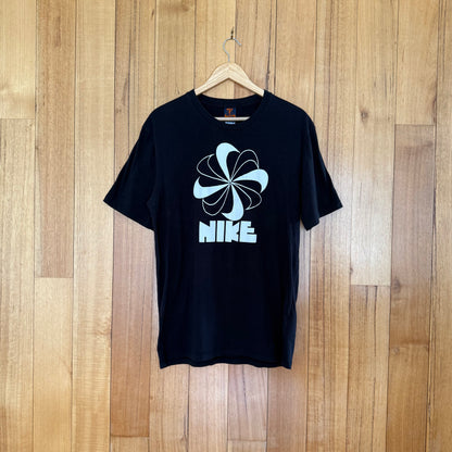 Nike Pinwheel Logo T-Shirt - Black