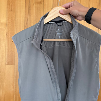 Nike Running Dri-Fit Vest with relective detail - Grey