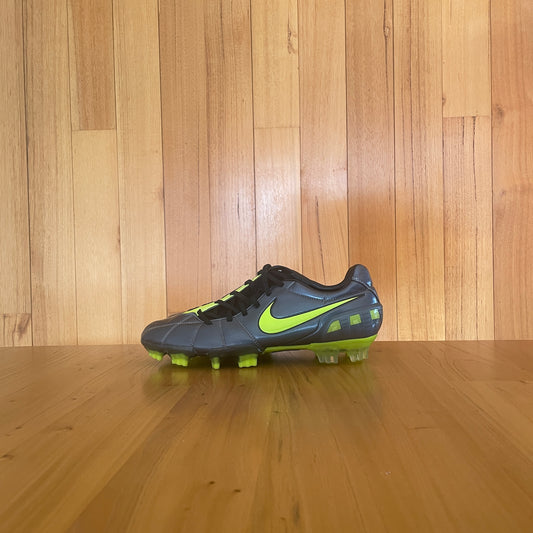 2011 Nike Football Total90 II FG Cleats