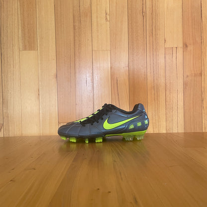 2011 Nike Football Total90 II FG Cleats