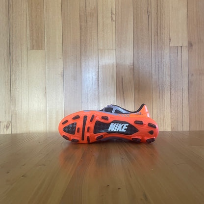 2009 Nike Football Total90 Laser Elite FG Cleats