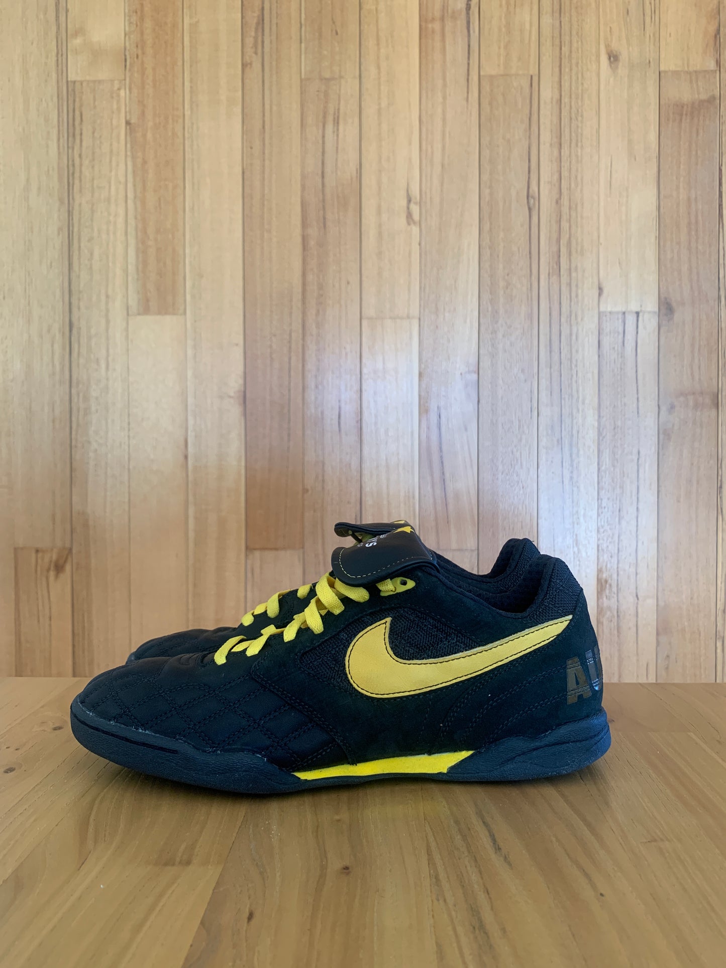 Nike Livestrong Air Zoom Tiempo TZ LAF Austin cycling shoe in black with Varsity Maize yellow accents, Lance Armstrong collaboration, unworn with box