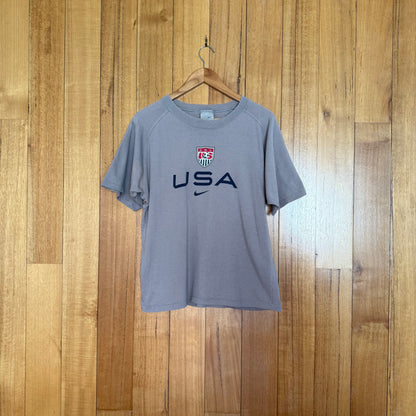 Nike USA Soccer 1998 World Cup T-shirt in grey with blue, white and red print, authentic France 98 memorabilia, pre-owned condition